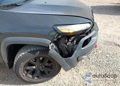 2016 Jeep Cherokee Trailhawk z USA, uszkodzony, nr VIN 1C4PJMBS3GW241785